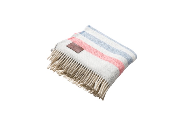 <a
href="
http://www.barkersonline.co.nz/" target="_blank"><u>Barkers</u></a> Sandy Bay blanket $159.99