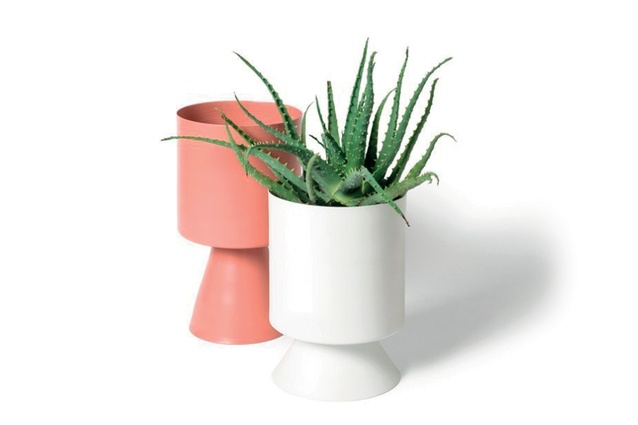 Palm Springs Planter/Vessel | $149 each from <a
href="http://collected.co.nz/products/lightly-palm-springs-planter-vessel-large-clay-grey-white?variant=28469845831" target="_blank"><u>collected.co.nz</u></a>