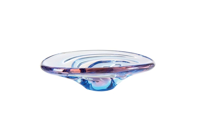 Skrdlovice 5469 Bowl by Rudolf Beranek I $245 from
<a
href="http://mrbigglesworthy.co.nz/store/2027/skrdlovice-5469-bowl-by-rudolf-beranek" target="_blank"><u>mrbigglesworthy.co.nz </u></a>
