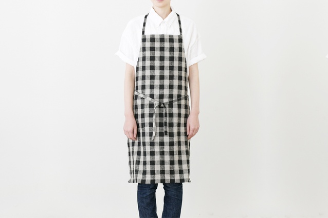 Fog linen apron |
<a
href="http://fatherrabbit.com/products/fog-linen-daily-apron-various-colours?variant=565224945" target="_blank"><u> $77.00 from fatherrabbit.com </u></a>